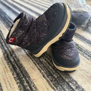 Zara Disney Mickey Mouse winter boots toddler boy girl 8 us size memory foam